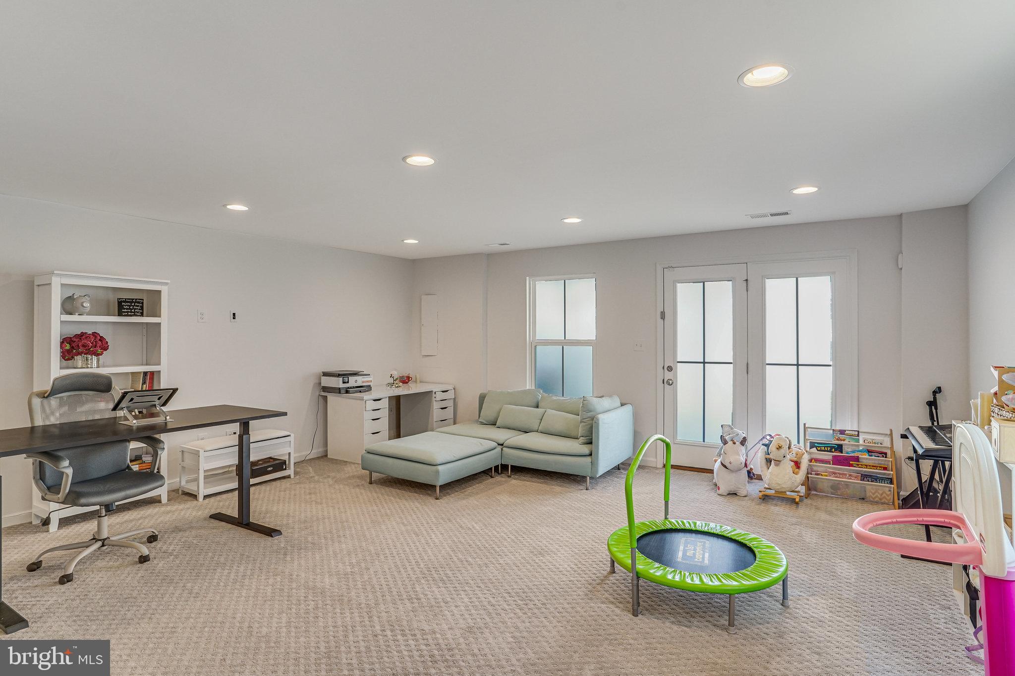 BRADLEY SQUARE - Residential Lease