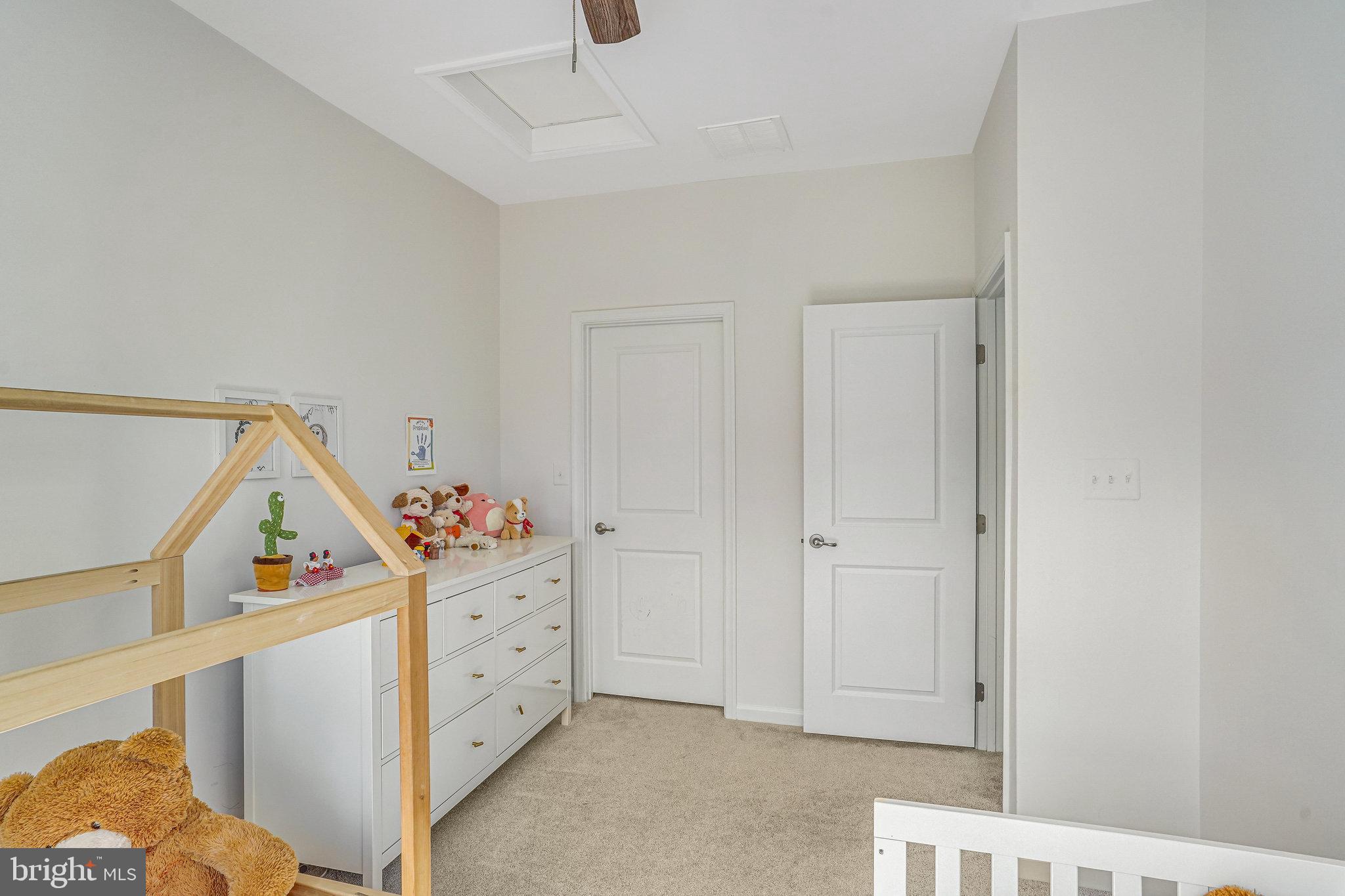 BRADLEY SQUARE - Residential Lease