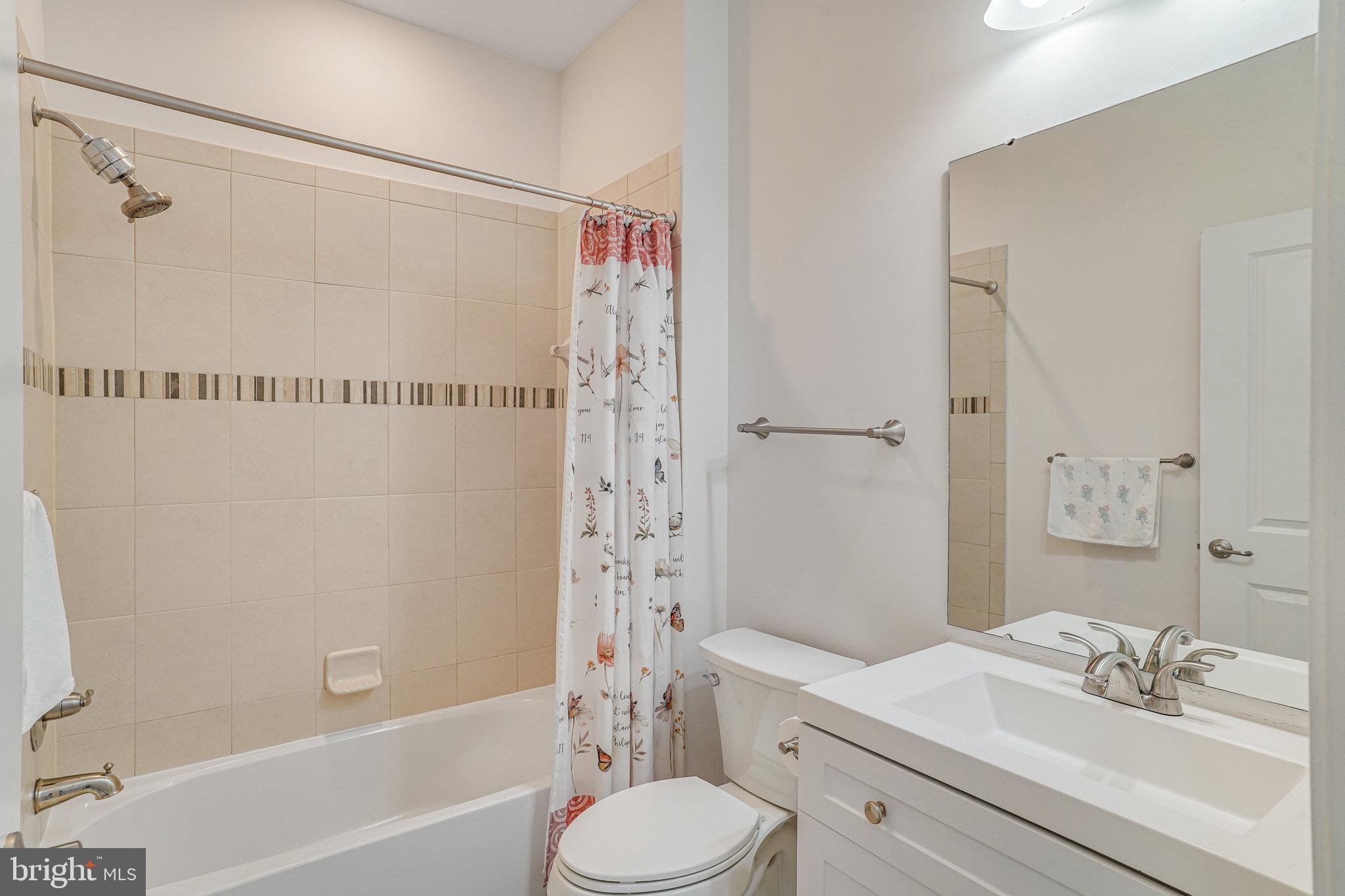 BRADLEY SQUARE - Residential Lease