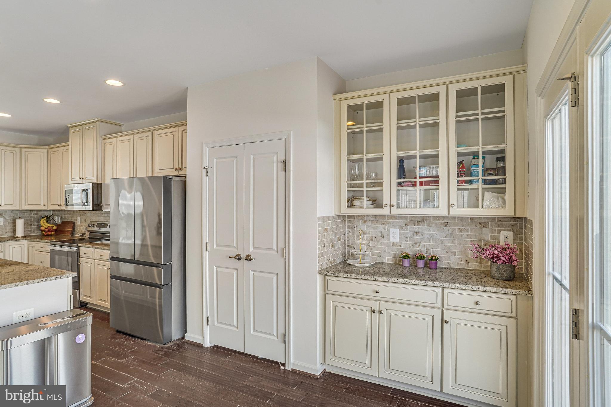 BRADLEY SQUARE - Residential Lease