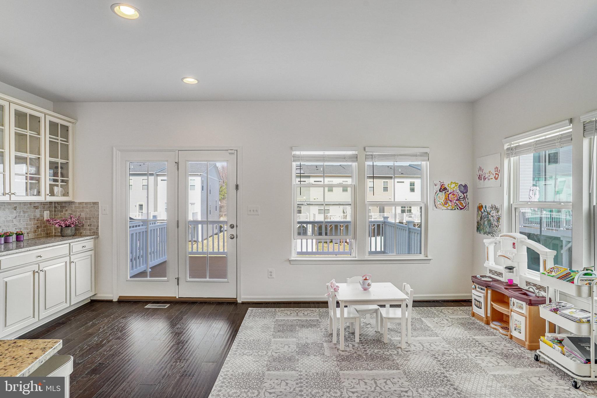 BRADLEY SQUARE - Residential Lease