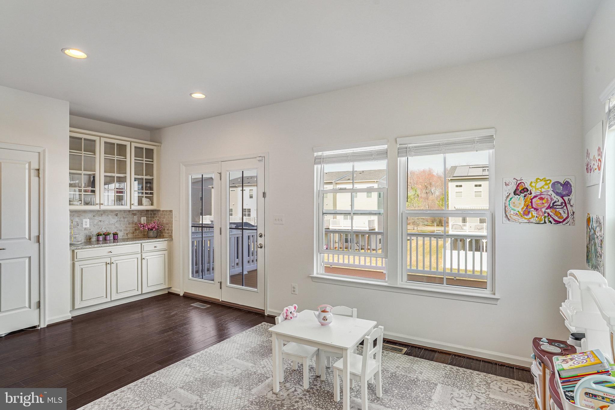 BRADLEY SQUARE - Residential Lease