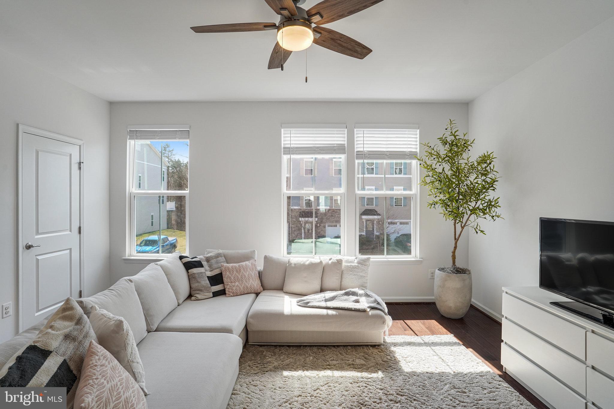 BRADLEY SQUARE - Residential Lease