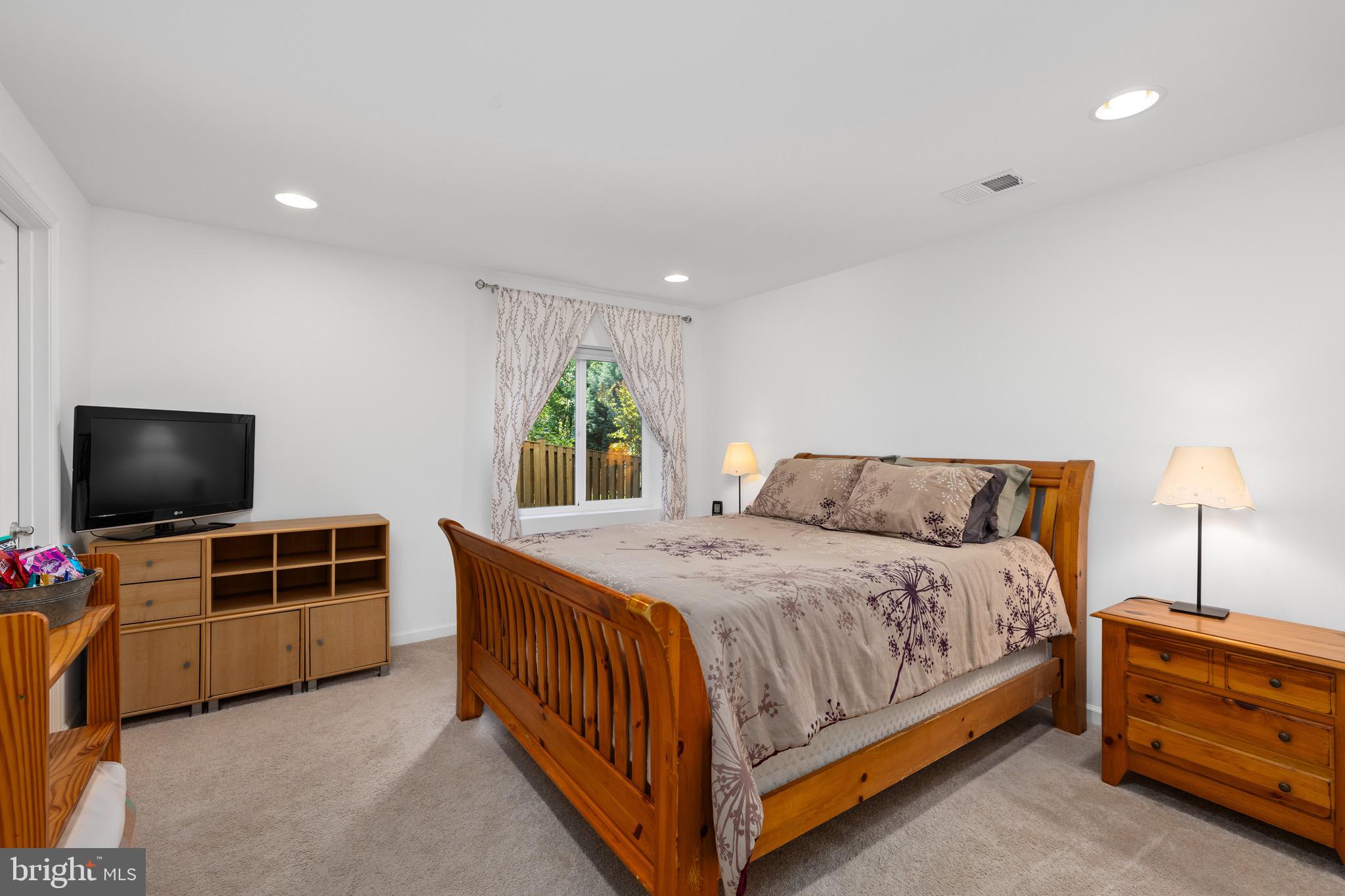 COLONIAL FORGE - Residential