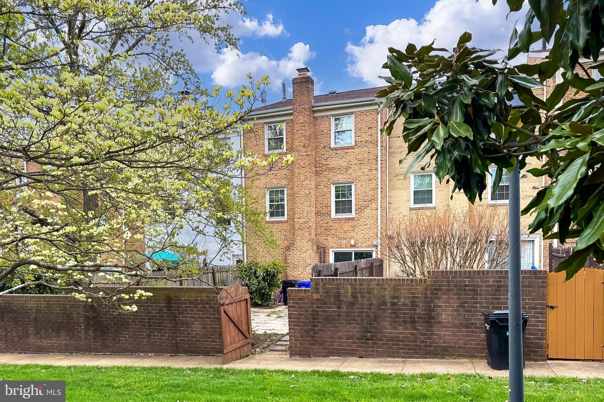 PINECREST HEIGHTS - Residential