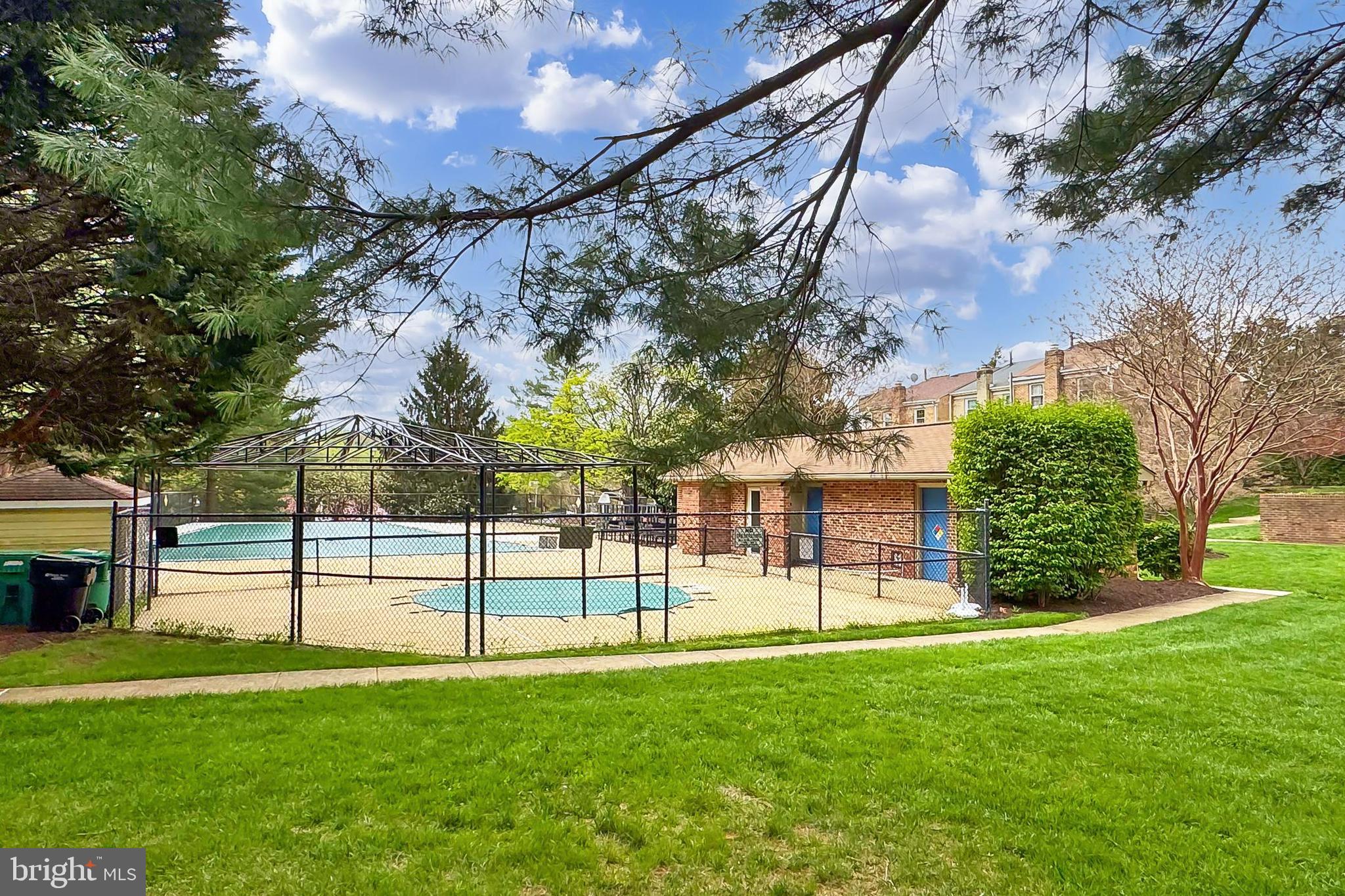 PINECREST HEIGHTS - Residential