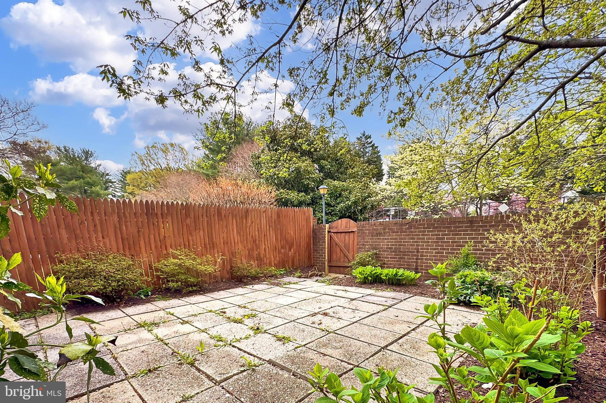 PINECREST HEIGHTS - Residential