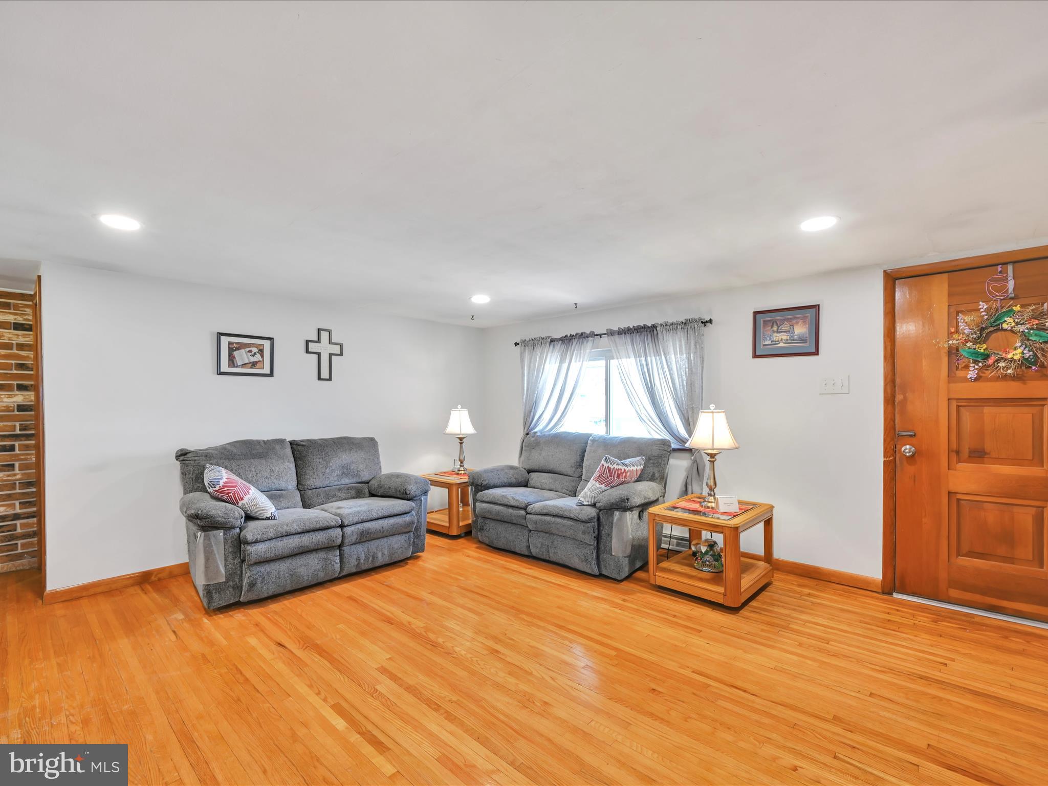 FARMDALE - Residential