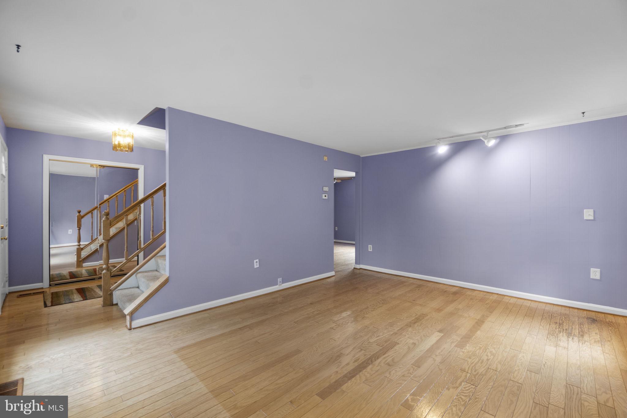 KING CHARLES COMMONS - Residential