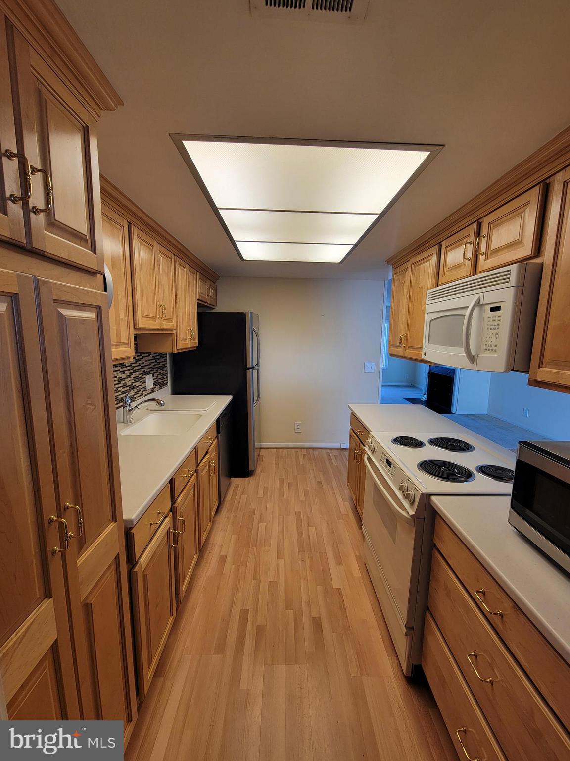 ROSSMOOR MUTUAL #9 - Residential