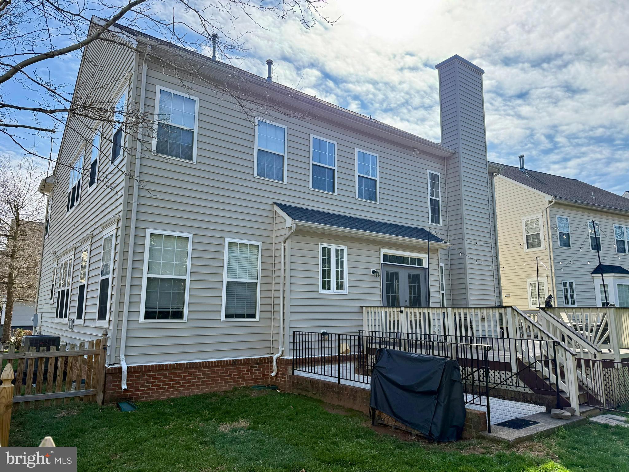 22879 COURTLAND PARK DRIVE