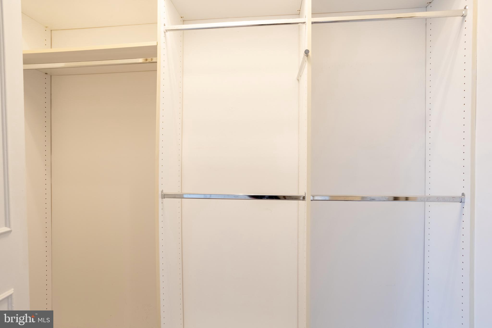 SUBURBAN OAKS - Residential