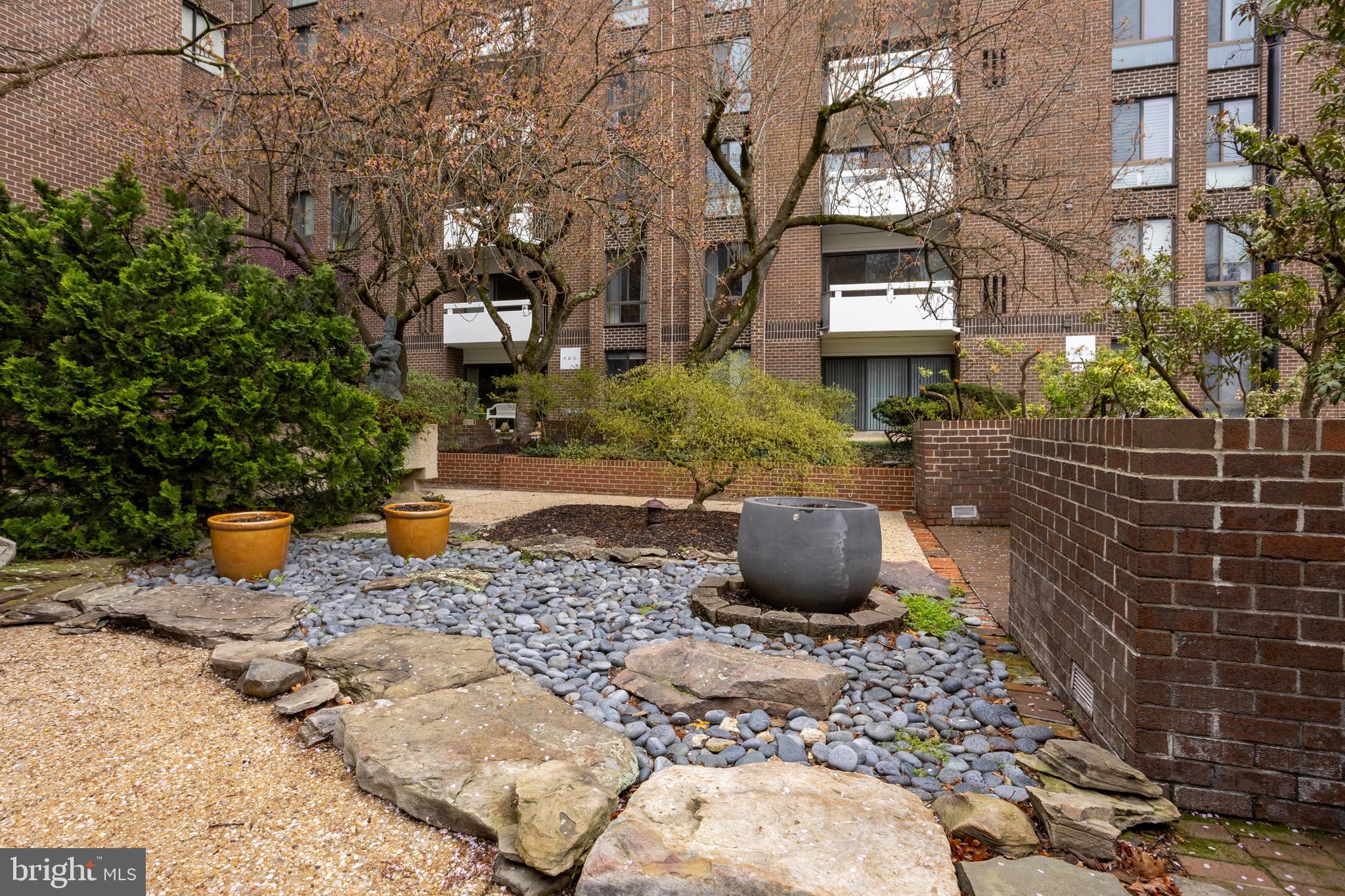 SUBURBAN OAKS - Residential