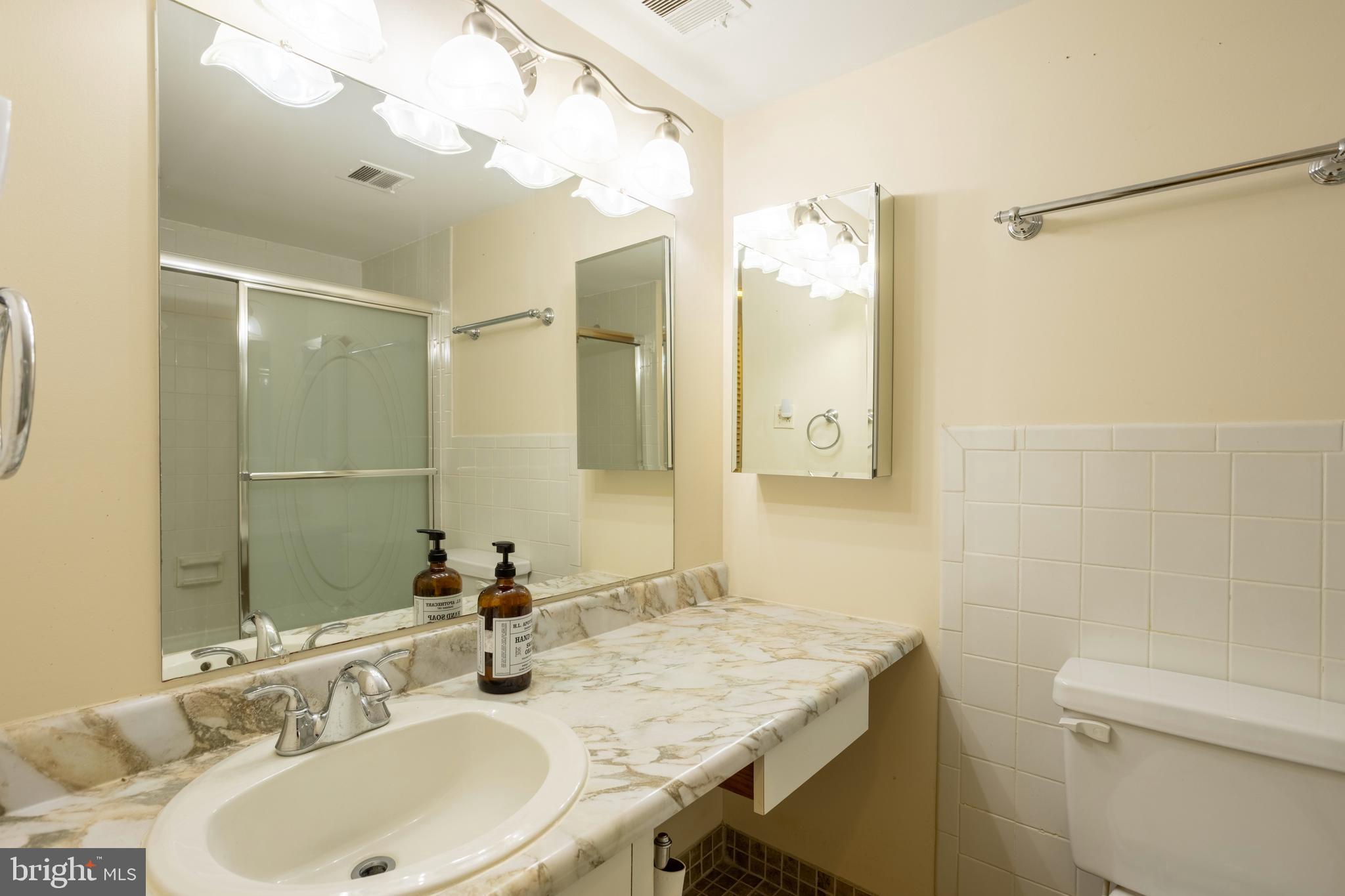 SUBURBAN OAKS - Residential