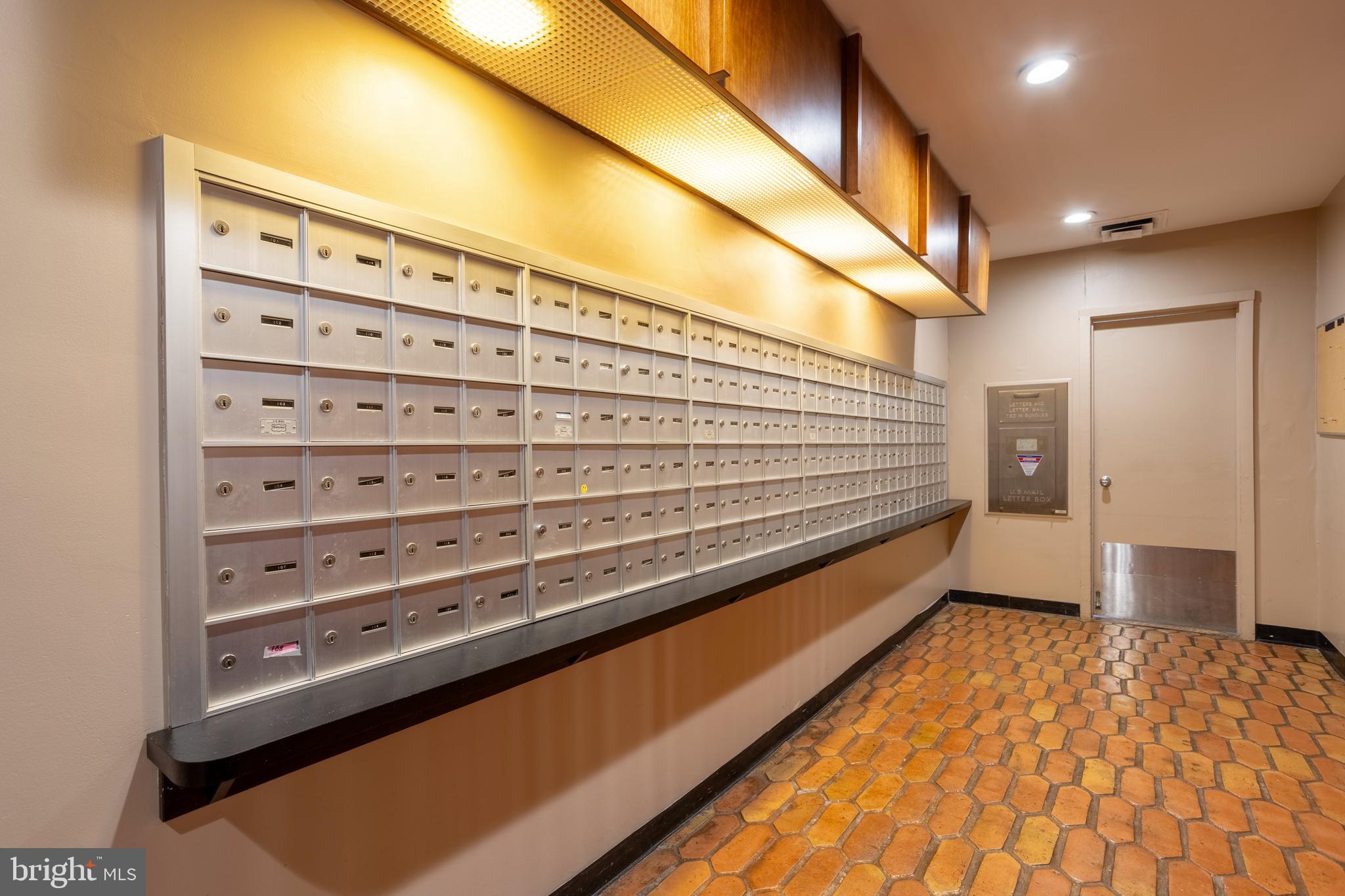 SUBURBAN OAKS - Residential