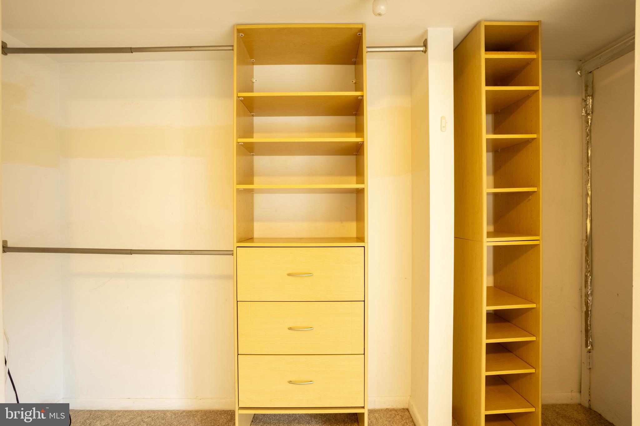 SUBURBAN OAKS - Residential