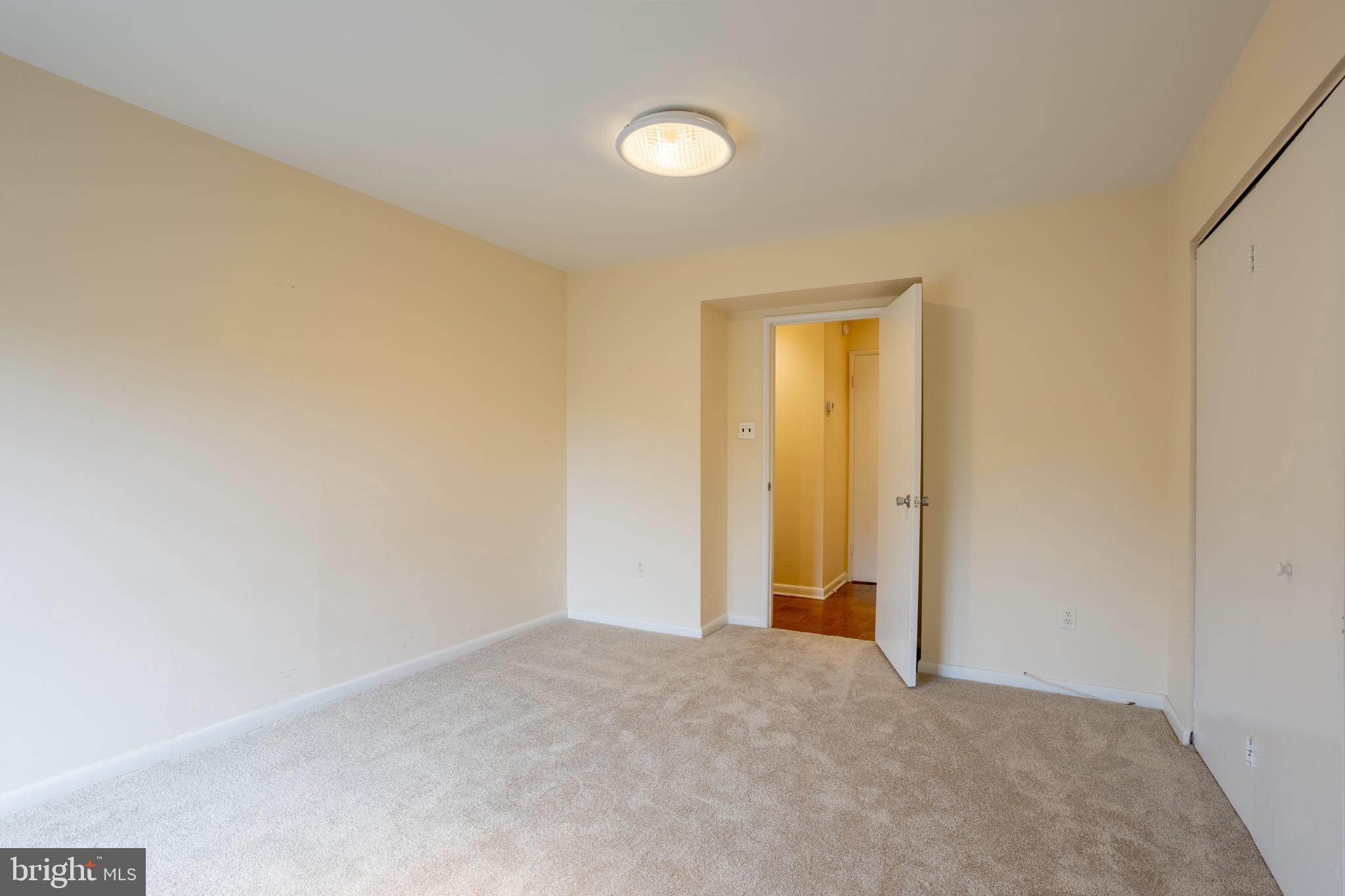 SUBURBAN OAKS - Residential