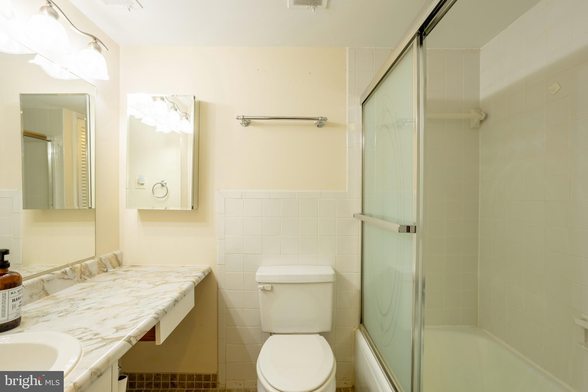 SUBURBAN OAKS - Residential