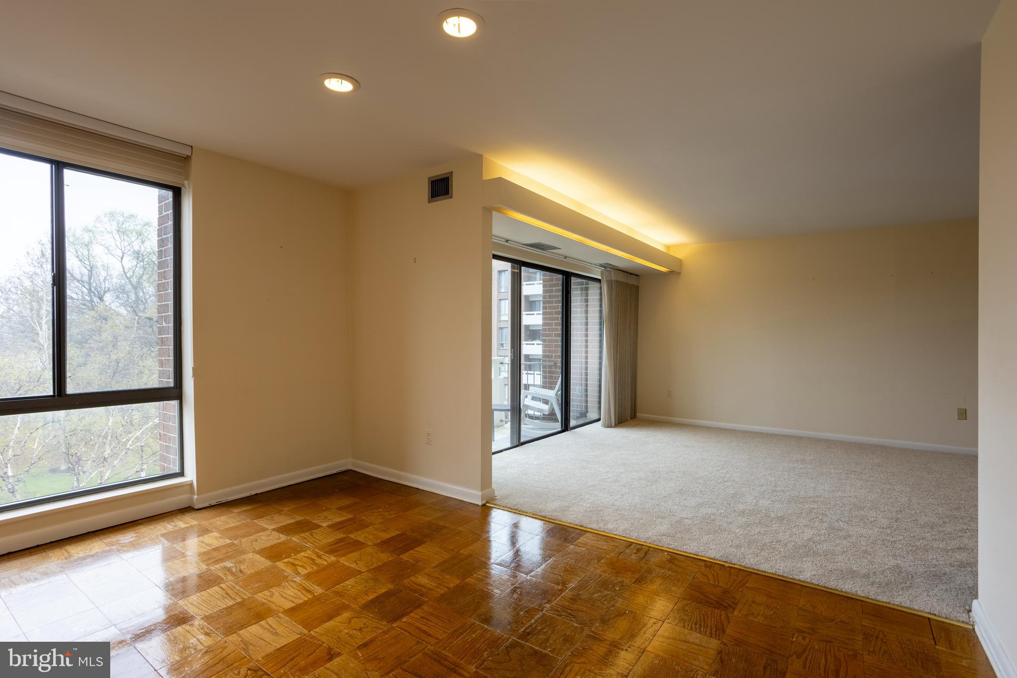 SUBURBAN OAKS - Residential