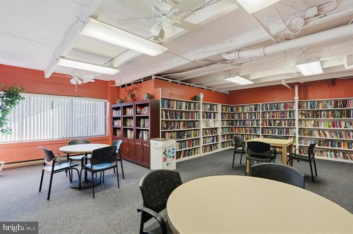 SUBURBAN OAKS - Residential