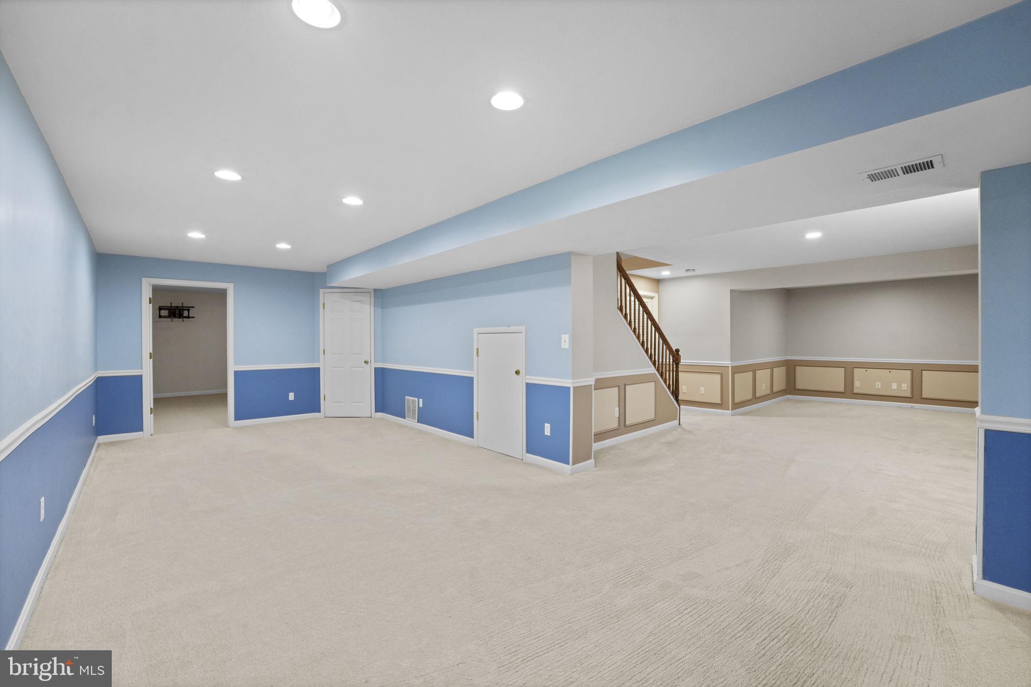 THE VILLAGES AT BRISTOL - Residential