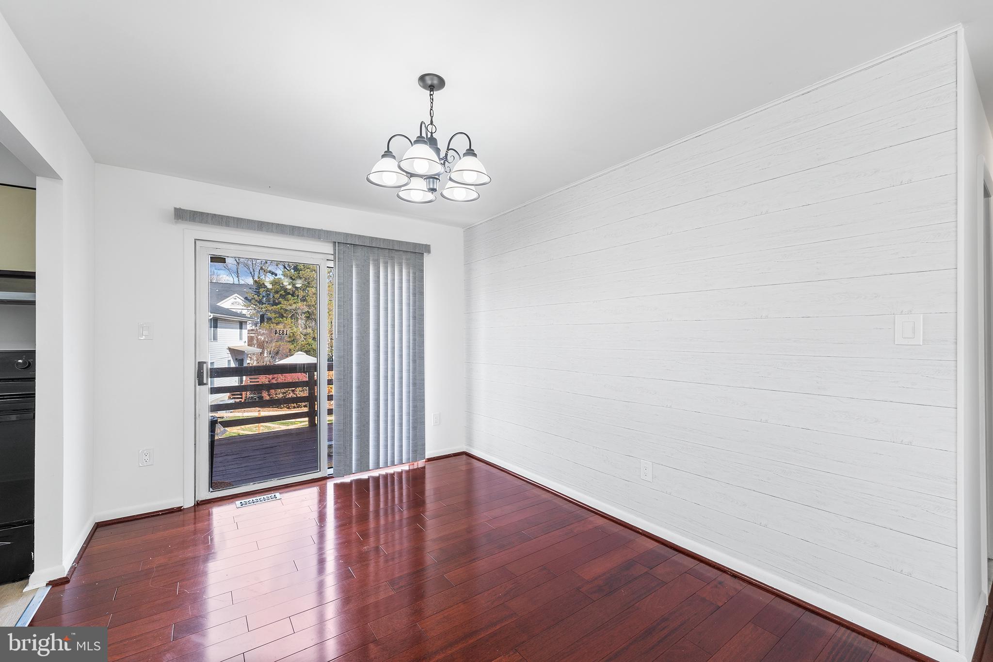 JULIAN WOODS - Residential