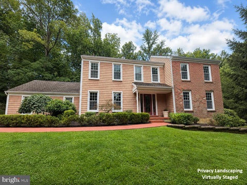 Photo of 27 Roberts Road, NEWTOWN SQUARE, PA 19073 (MLS # PADE2122118)