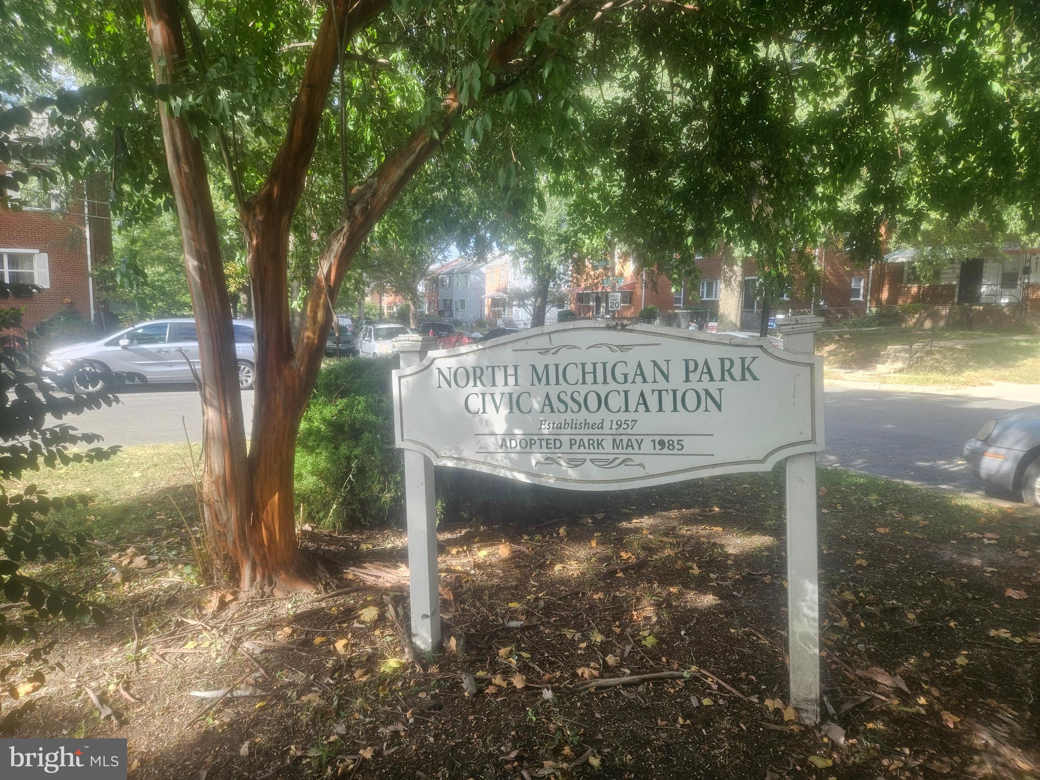 4822 SOUTH DAKOTA AVENUE NE