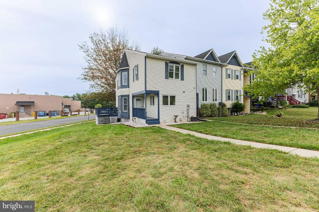 Photo of 628 Knightsbridge Drive, HAGERSTOWN, MD 21740 (MLS # MDWA2031720)