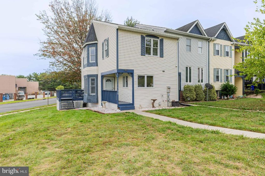 Photo of 628 Knightsbridge Drive, HAGERSTOWN, MD 21740 (MLS # MDWA2031720)
