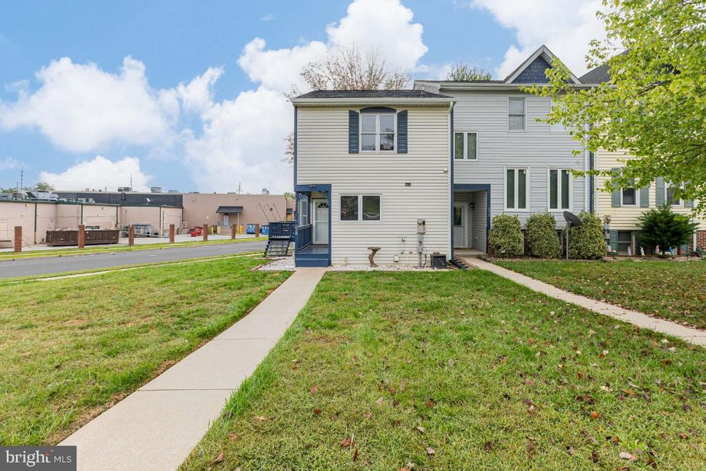 Photo of 628 Knightsbridge Drive, HAGERSTOWN, MD 21740 (MLS # MDWA2031720)