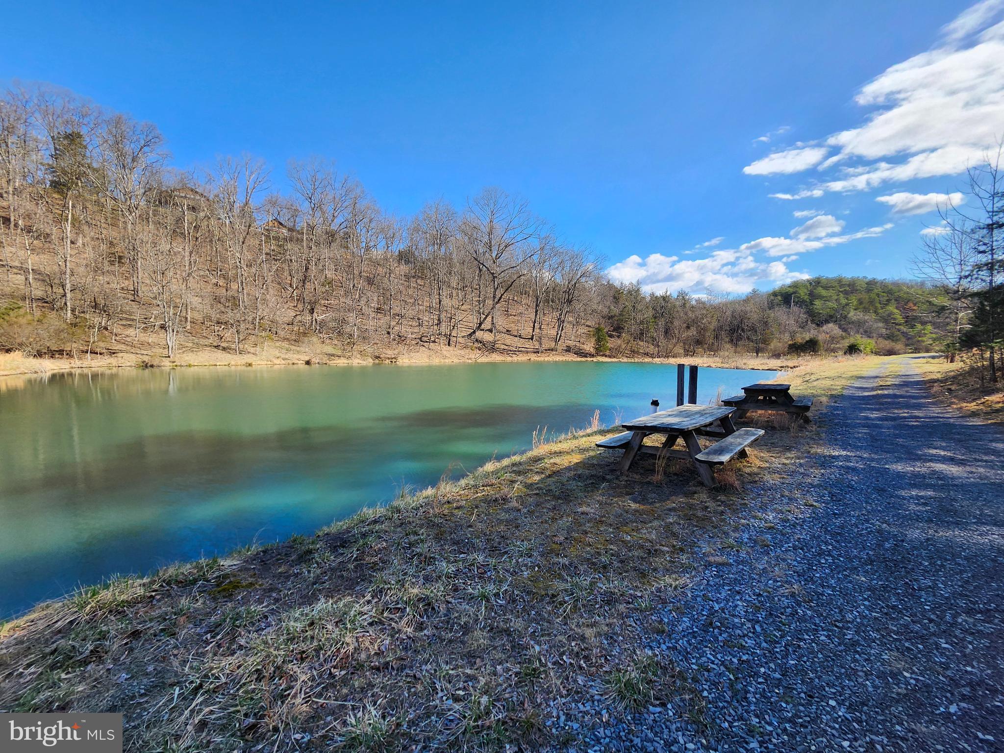 OLD MOUNTAIN RUN - Land