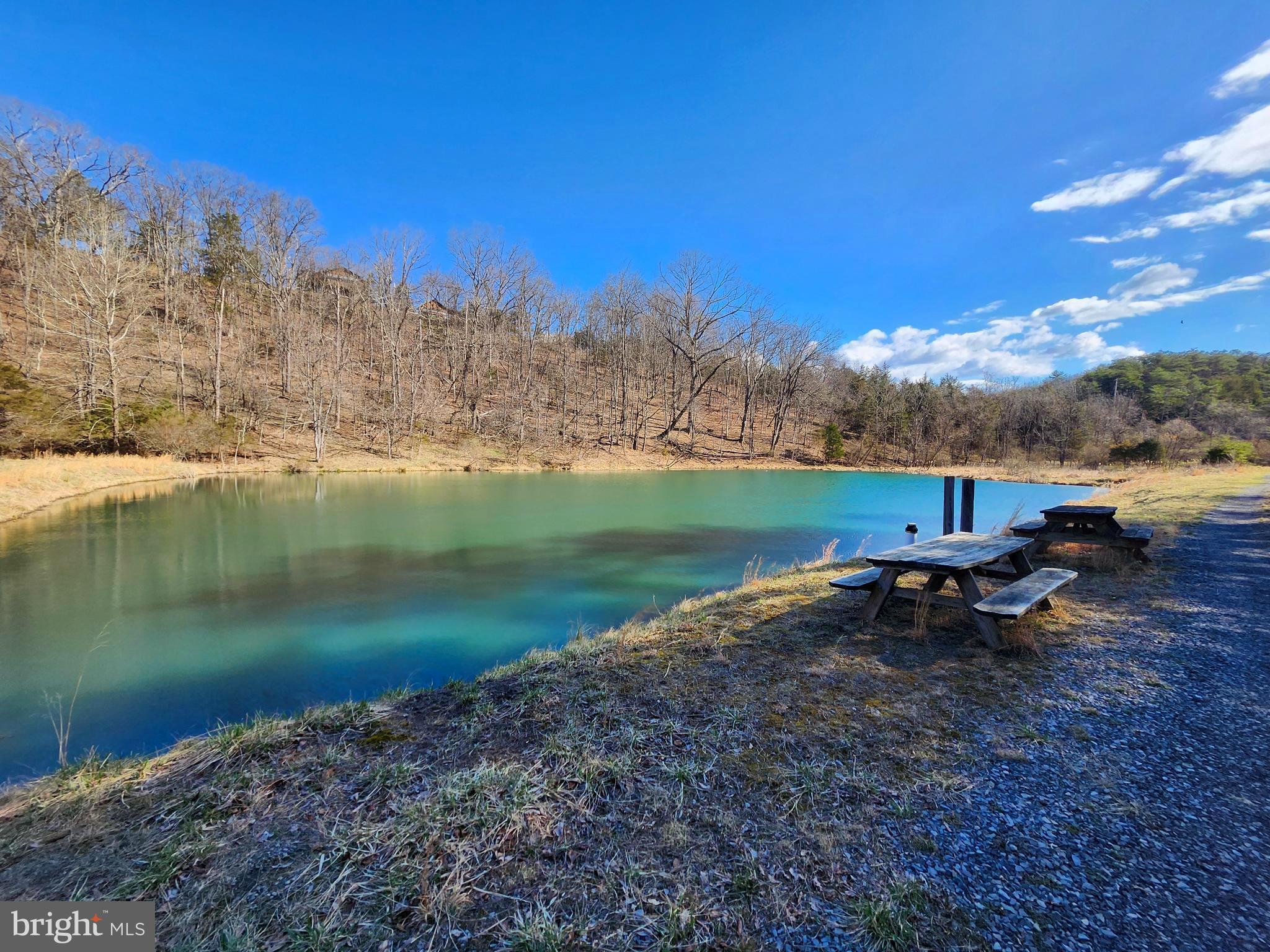 OLD MOUNTAIN RUN - Land