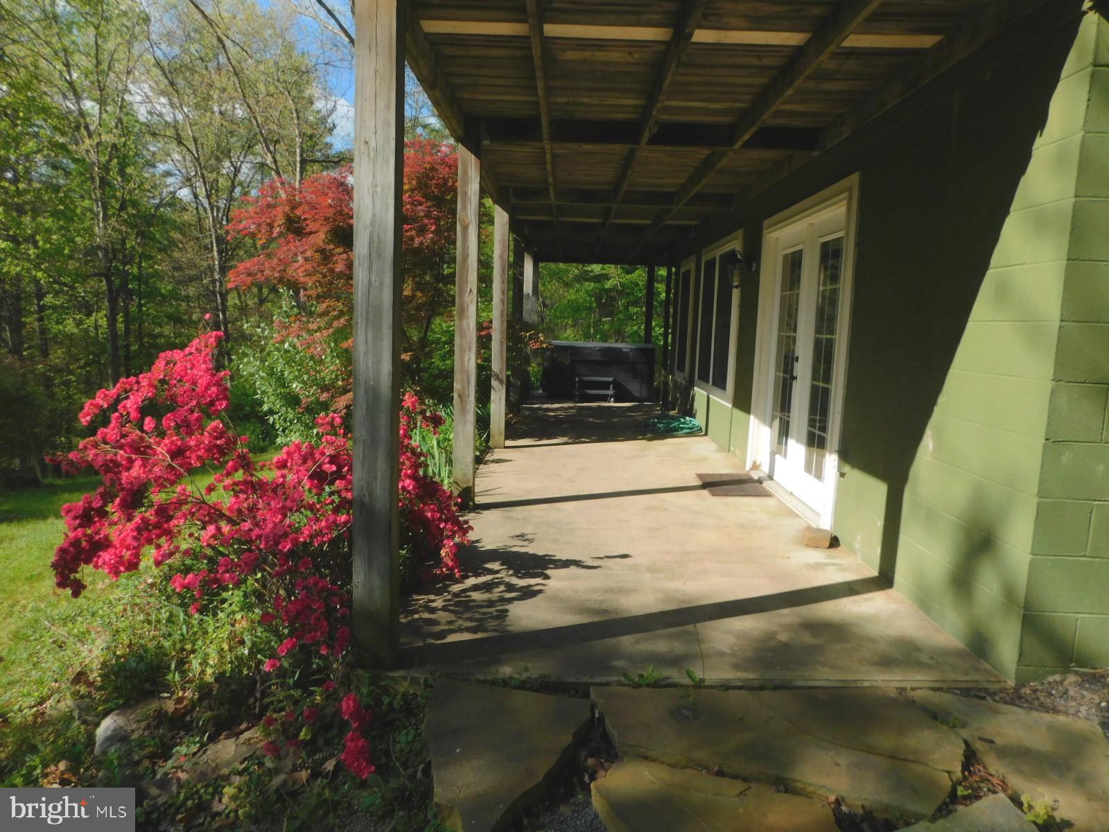 RUSH LICK HOLLOW - Residential