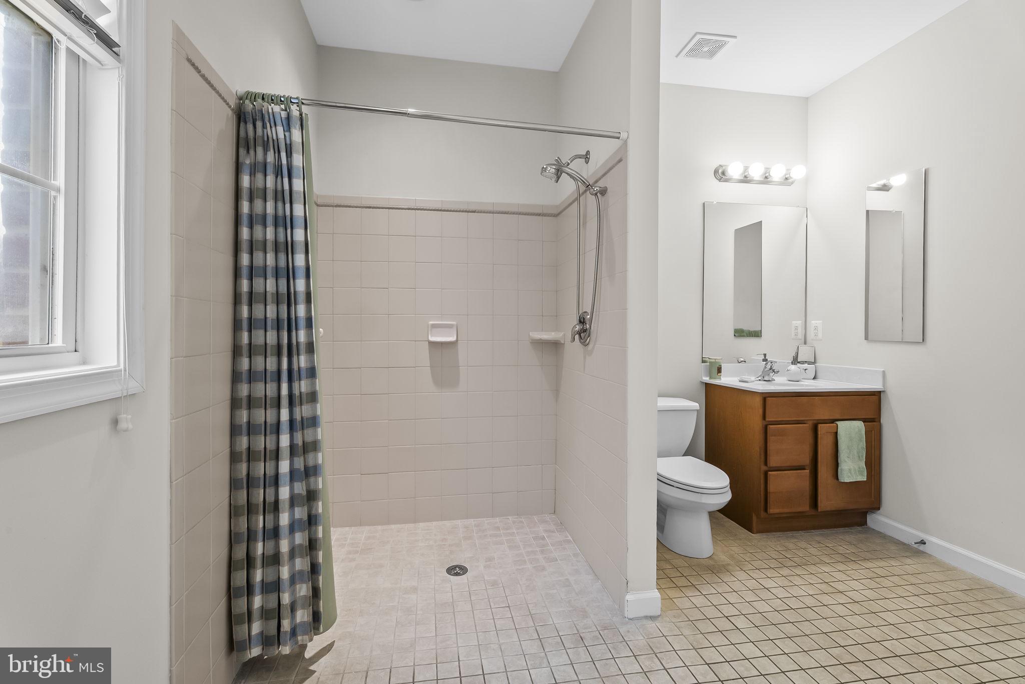 LAKE JAMESON - Residential