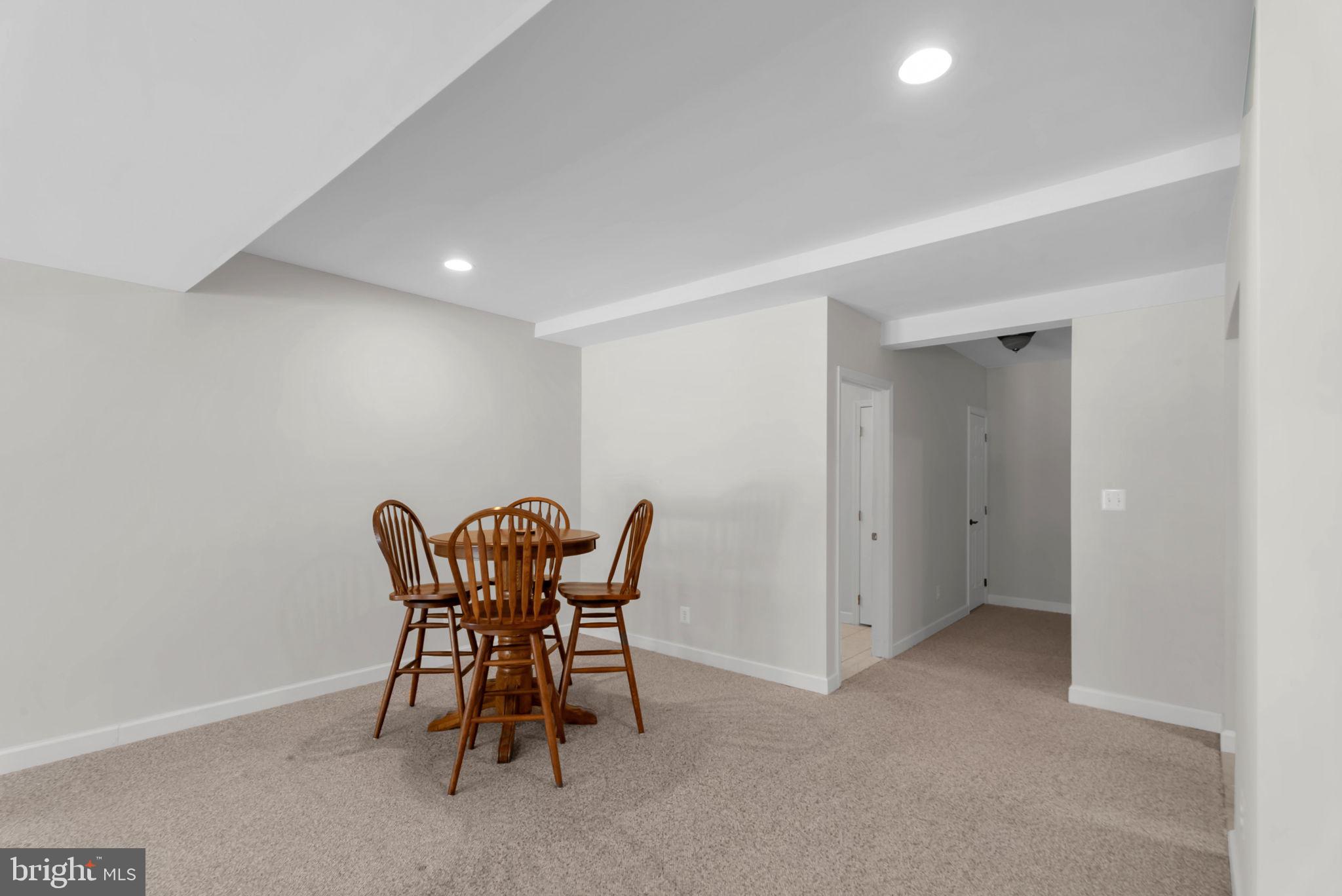 LAKE JAMESON - Residential