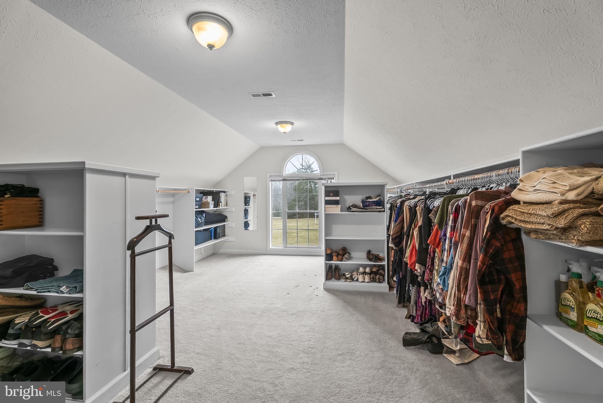 LAKE JAMESON - Residential