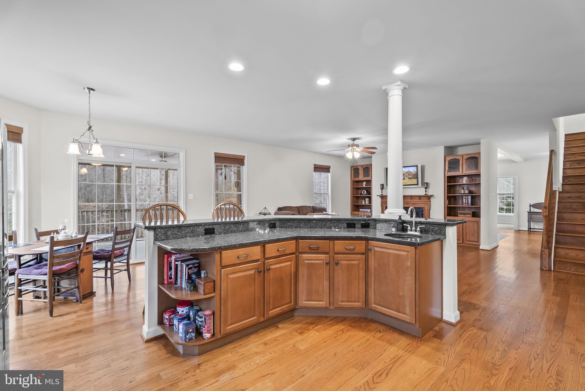 LAKE JAMESON - Residential