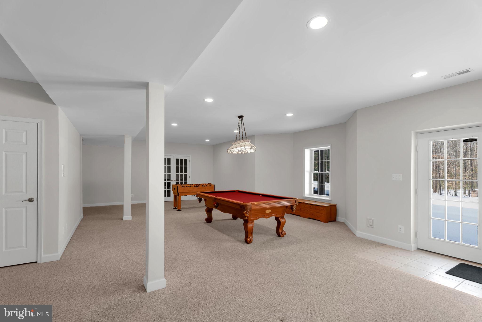 LAKE JAMESON - Residential