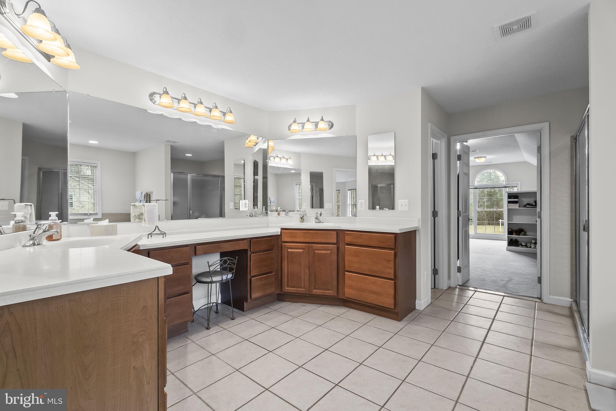 LAKE JAMESON - Residential