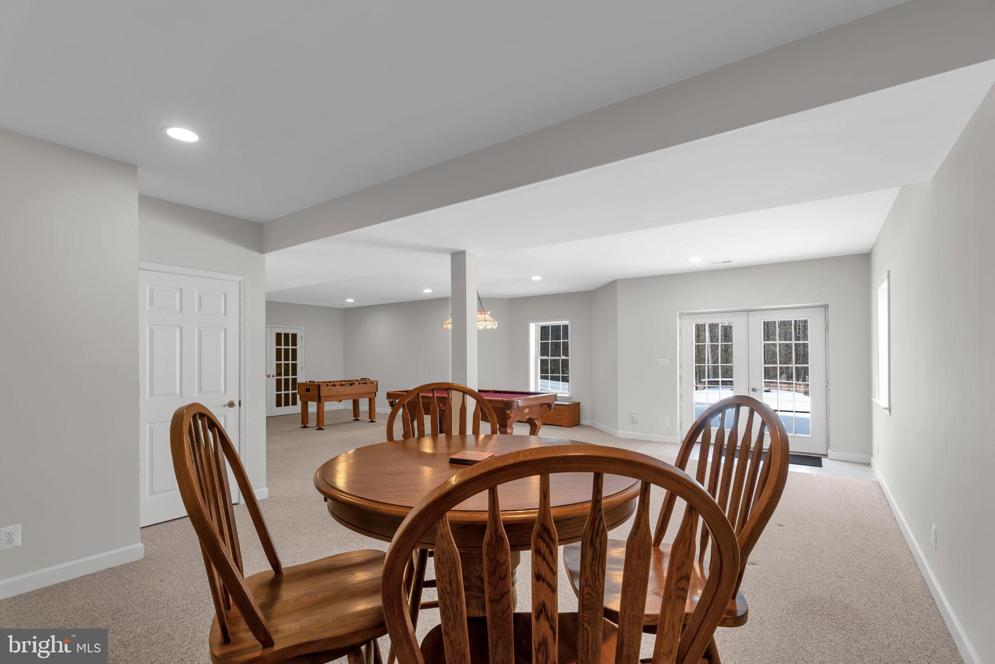 LAKE JAMESON - Residential