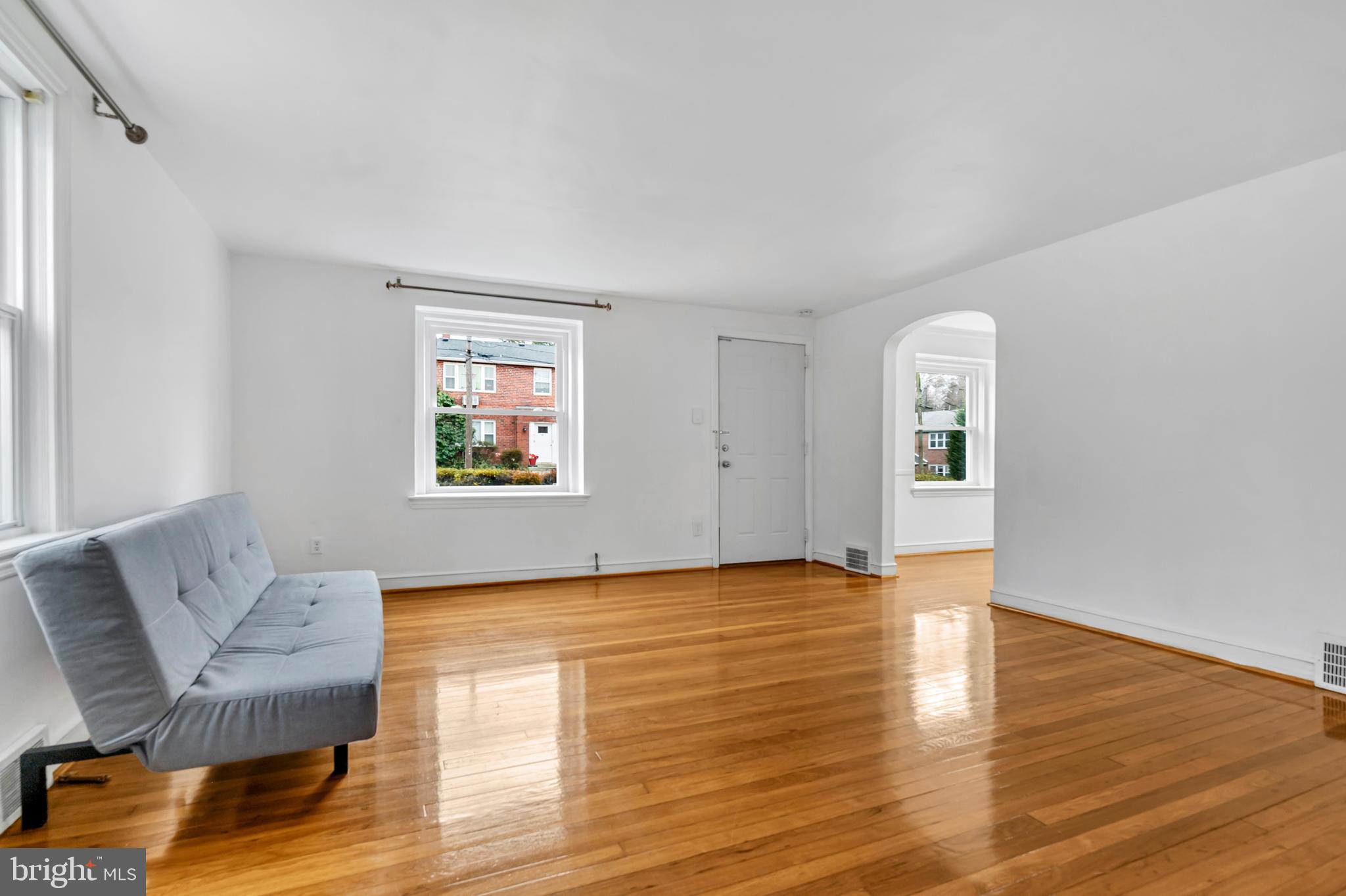 COLONIAL PARK - Residential