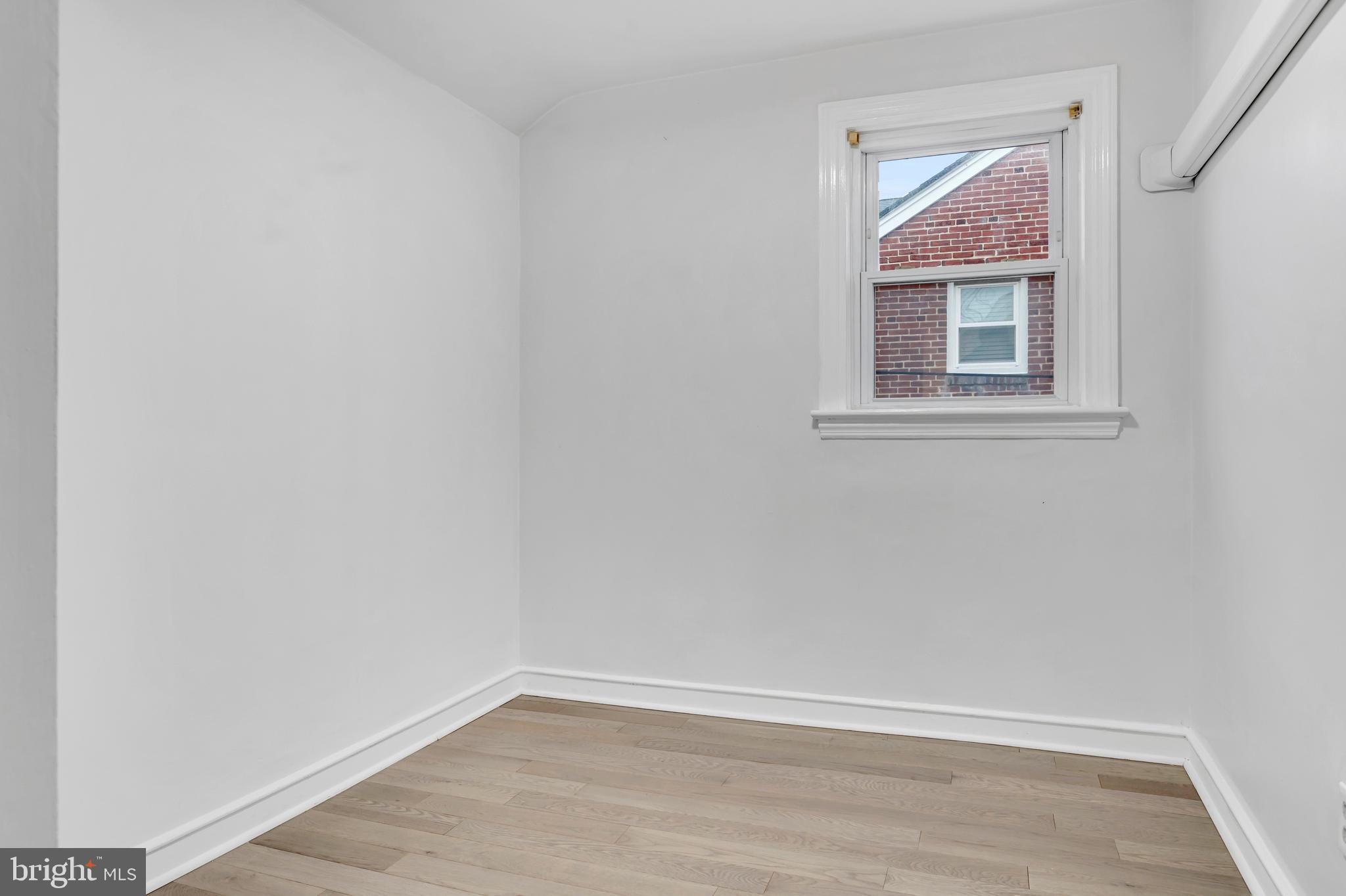 COLONIAL PARK - Residential