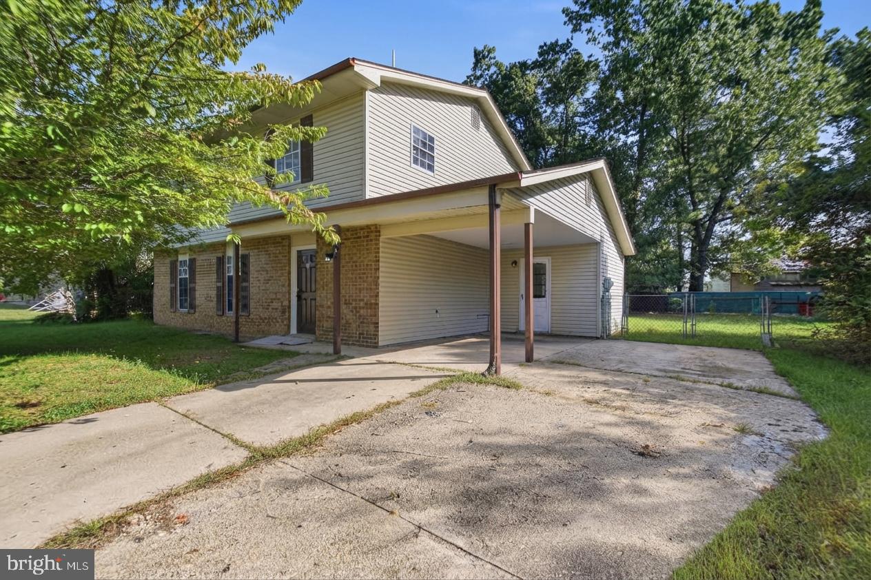 721 UNIVERSITY DRIVE