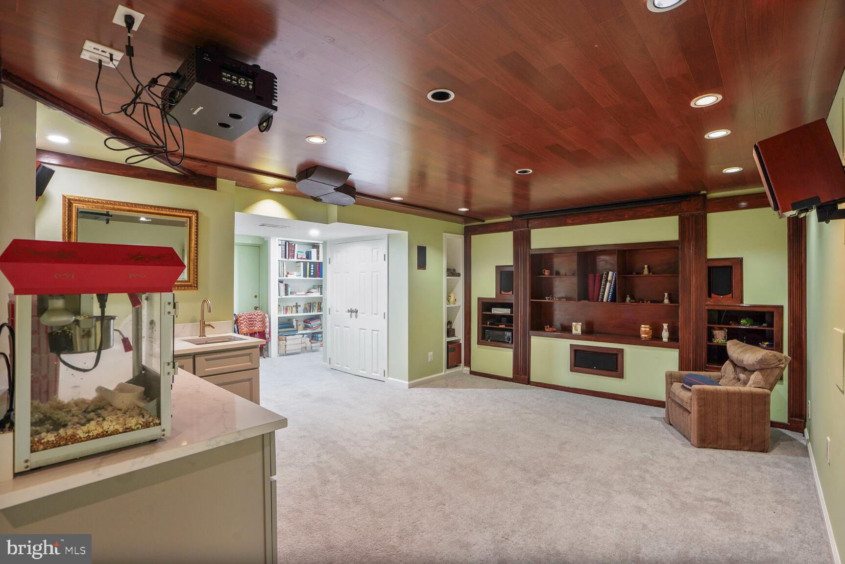 DUNN LORING WOODS - Residential