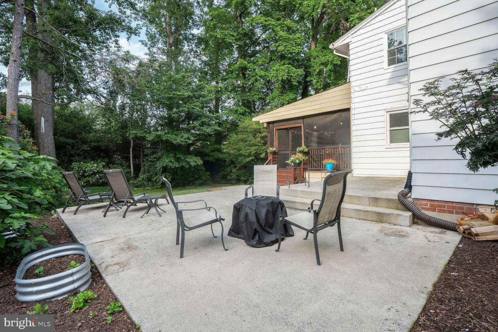 DUNN LORING WOODS - Residential