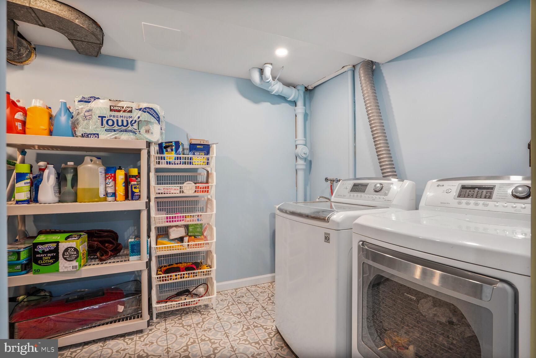 DUNN LORING WOODS - Residential