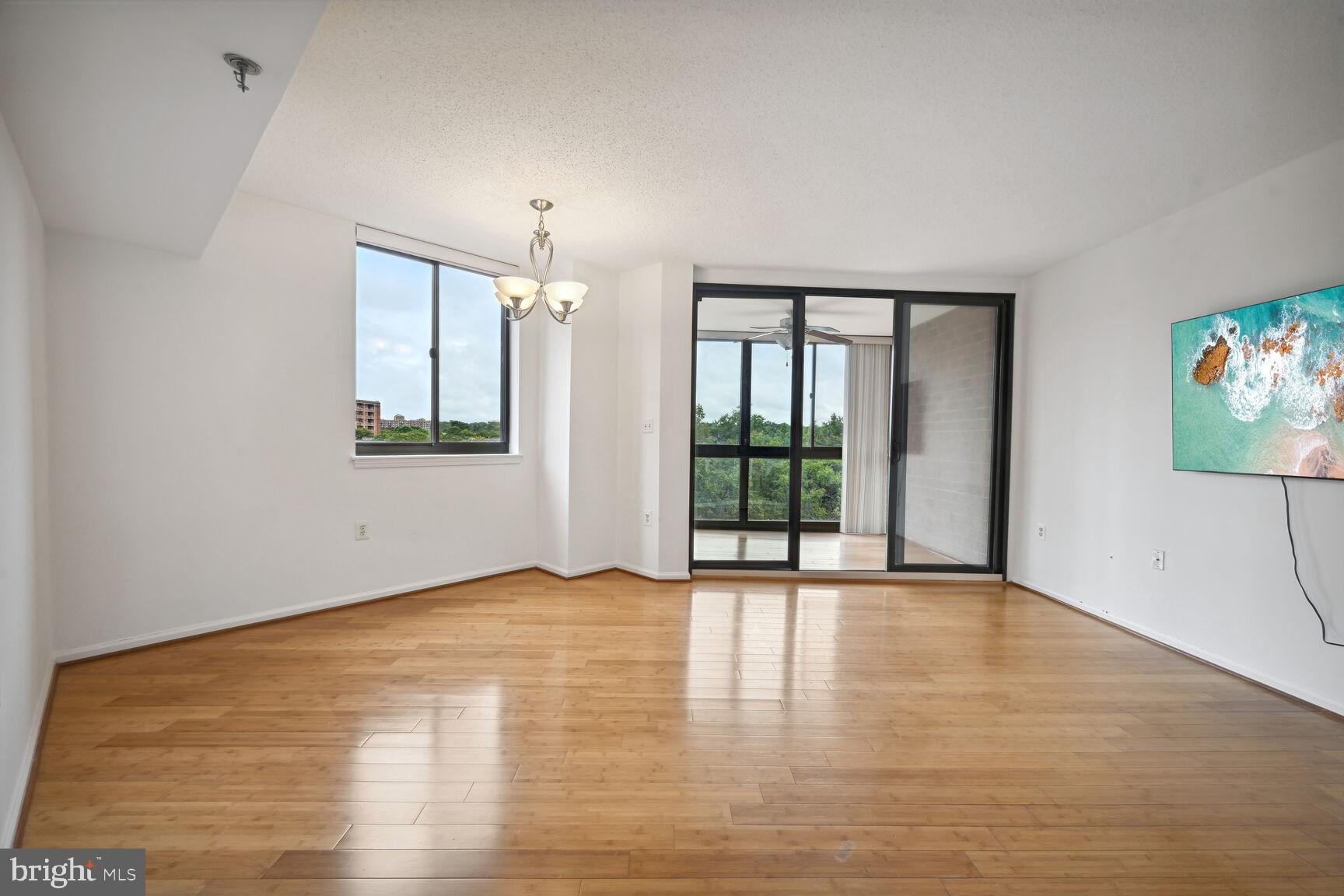 1001 N RANDOLPH STREET 608