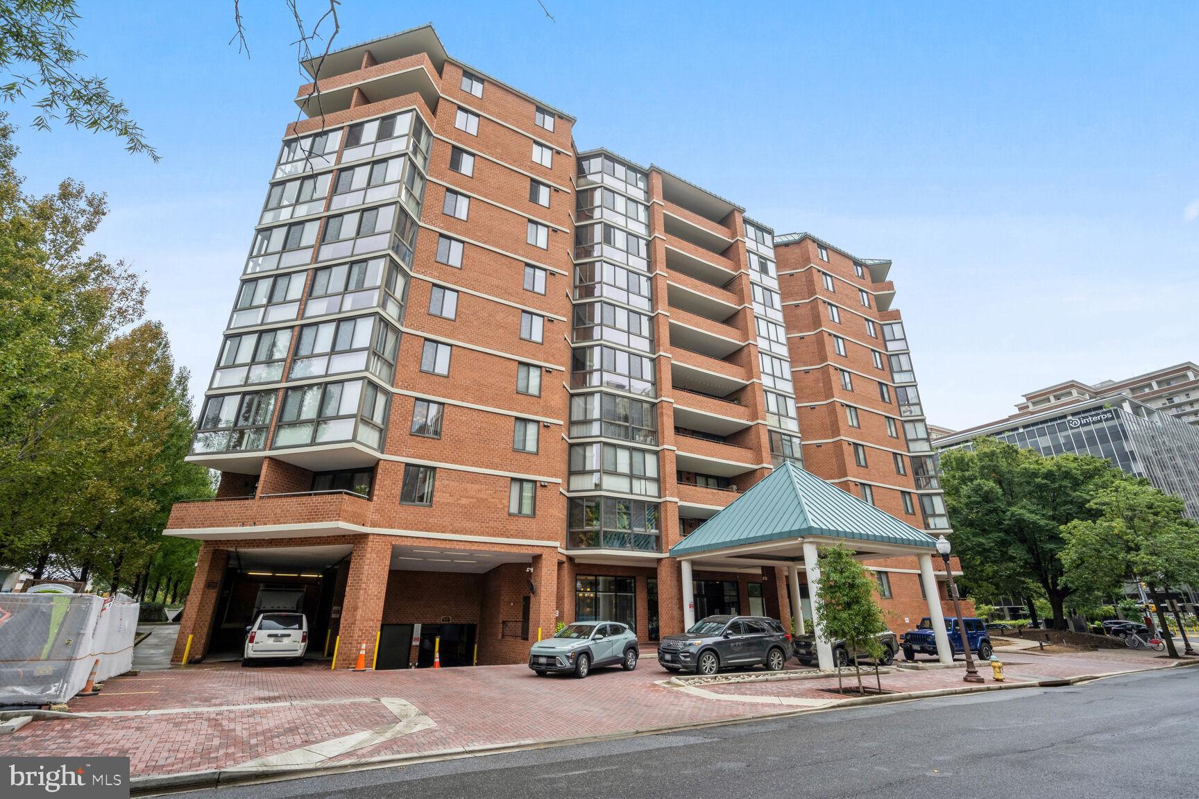 1001 N RANDOLPH STREET 608