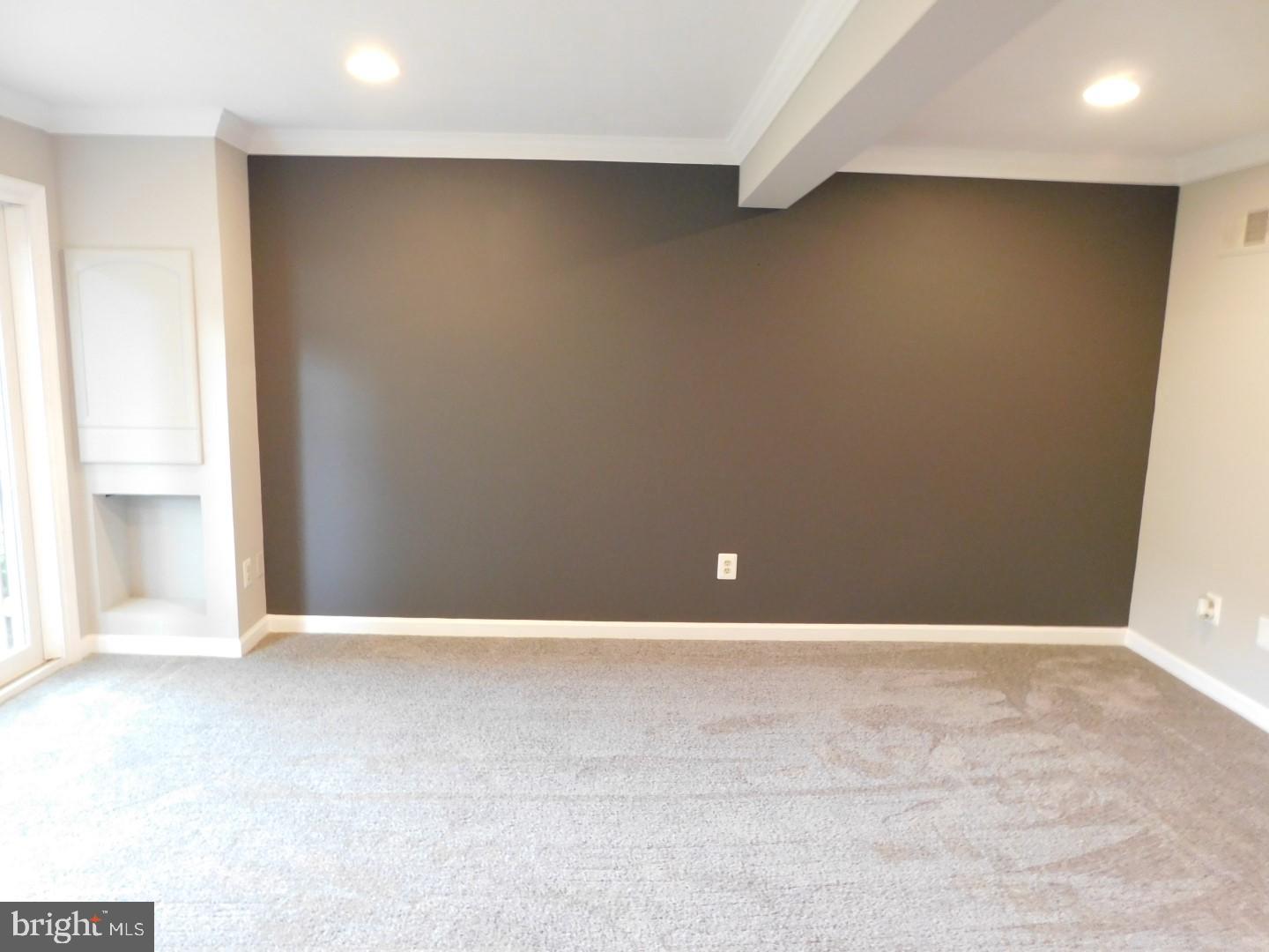 GUNNERS LAKE VILLAGE - Residential